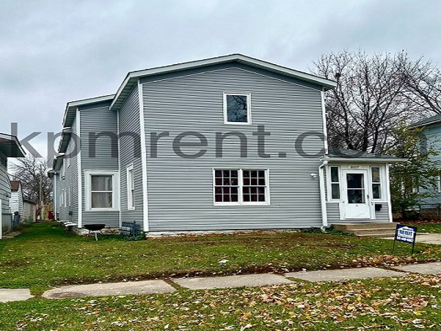 807 5th Ave NE - 6